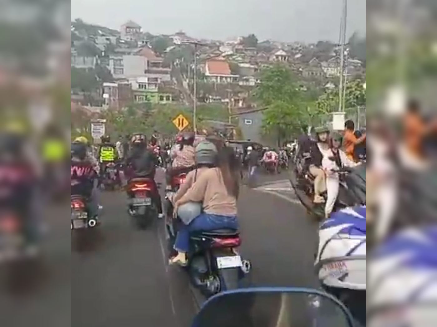 Alphard Rem Blong Seruduk Pengendara Motor di Mojokerto hingga Tewas