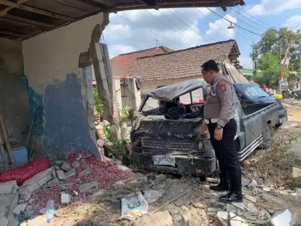 Tragis, Bapak dan Anak di Blitar Tewas Diseruduk Pikap Muatan Bawang Merah