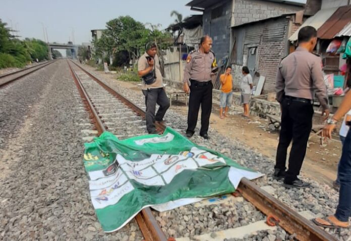 Berdiri di Pinggir Rel, Pria Tewas Terserempet Kereta Api di Sidoarjo