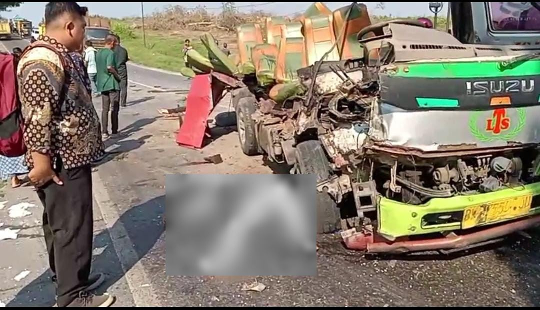 Bus PT Lamsayang vs Truk, 1 Orang Penumpang Tewas dan 1 Luka Berat
