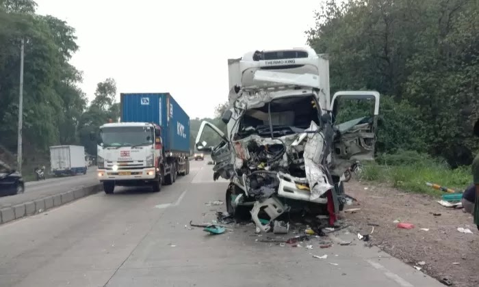 Detik-detik Kecelakaan Beruntun di Jalan Lingkar Alas Roban Batang, 1 Orang Tewas