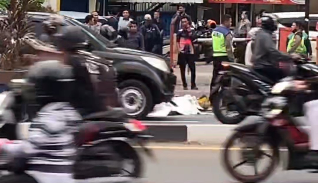 Detik-detik Pemotor Wanita Tewas usai Kecelakaan Tragis di Jalan Ahmad Yani Bekasi