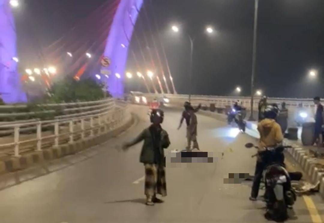 Diduga Kecelakaan Tunggal, Sejoli Tewas di Jembatan Alalak Banjarmasin