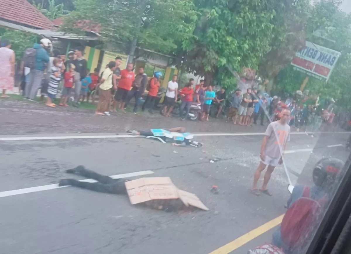 Dua Orang Tewas dan Satu Terluka, Kecelakaan di Jalan Raya Kramattemenggung Tarik Sidoarjo
