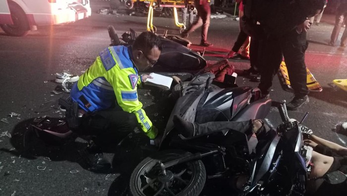 Dua Sepeda Motor Adu Banteng di Jalan Ahmad Yani Bandung, 1 Tewas 1 Kritis