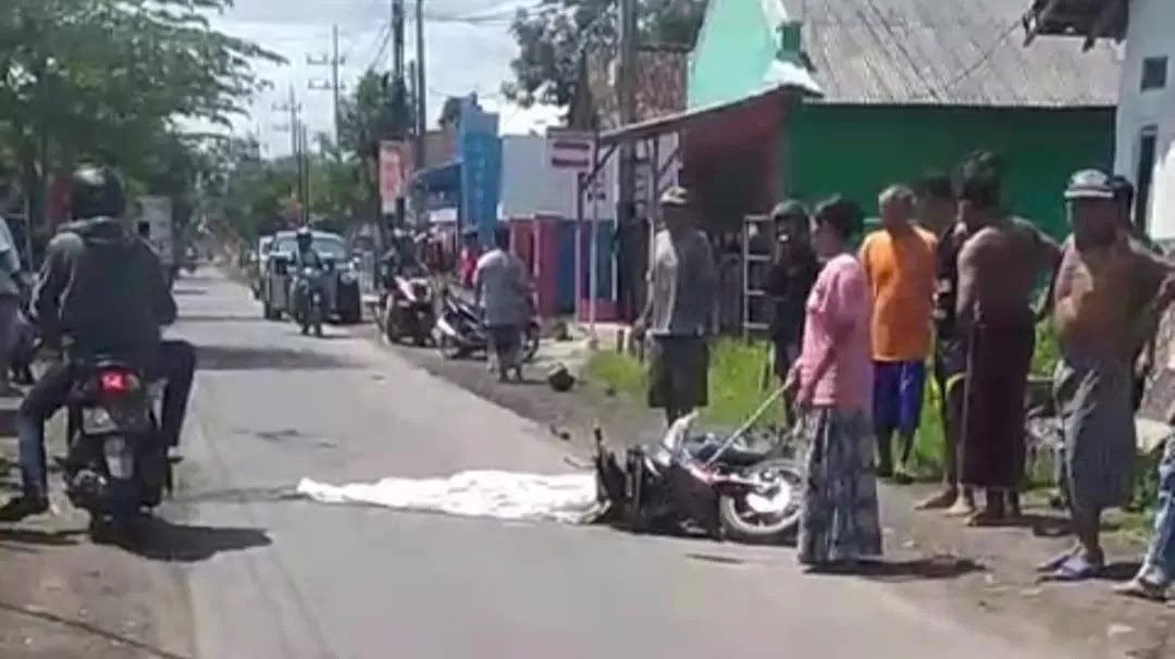 Gagal Salip Motor, Gadis Belia Asal Ambulu Jember Langsung usai Dihantam Truk