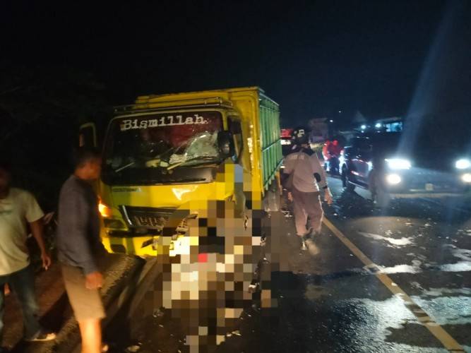 Hendak Menyalip, Mahasiswa Tewas Tertabrak Truk di Lampung Timur
