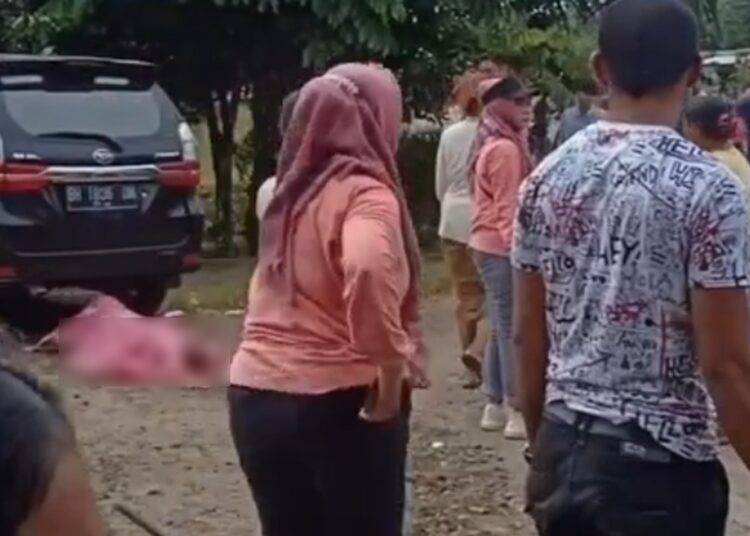 Hendak Nyebrang, Pemotor Dihantam Minibus di Dharmasraya, Penumpang Motor Tewas