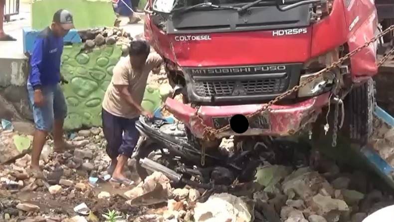 Kecelakaan Beruntun 6 Kendaraan di Jombang, Ada 5 Korban, Begini Kondisinya
