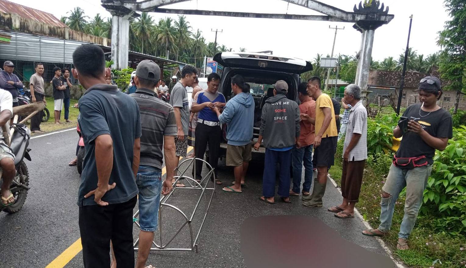 Kecelakaan Beruntun Tiga Motor di Pesisir Barat Lampung, Seorang Kakek Jadi Korban Tewas