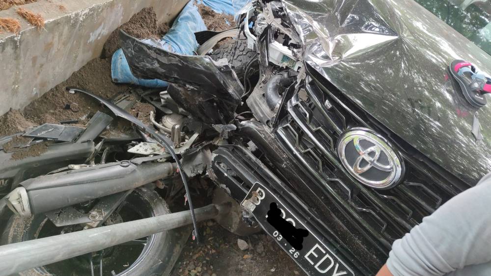 Kecelakaan Beruntun di Bulukumba, Toyota Fortuner Hantam Motor dan Mobil, 1 Orang Tewas