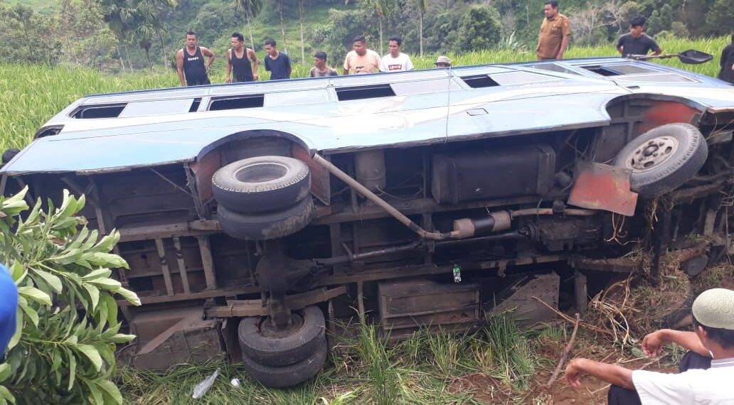Kecelakaan Bus Rombongan Santri Terbalik dan Masuk Sawah di Agam, Kernet Tewas-29 Penumpang Selamat