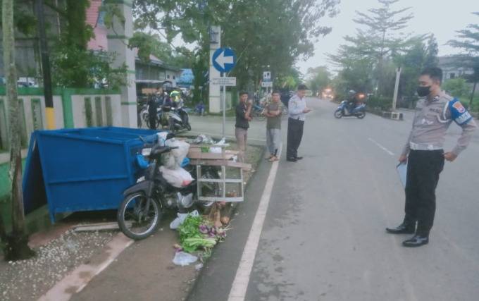 Kecelakaan Minibus Tabrak Tukang Sayur hingga Tewas di Hulu Sungai Selatan