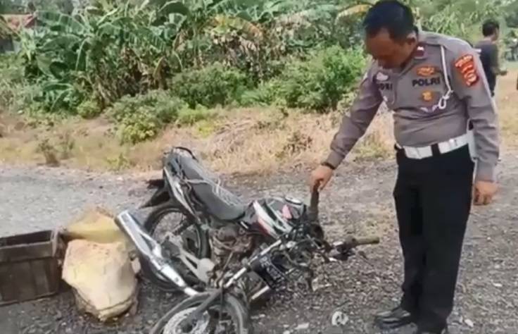 Kecelakaan Mobil Tabrak Motor di Jalan Lintas Timur KM 172 Mesuji, 1 Orang Tewas