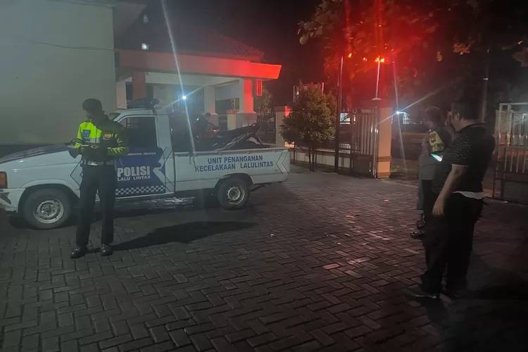 Kecelakaan Motor Masuk Parit usai Hindari Genangan Air di Jaten Karanganyar, 1 Orang Tewas