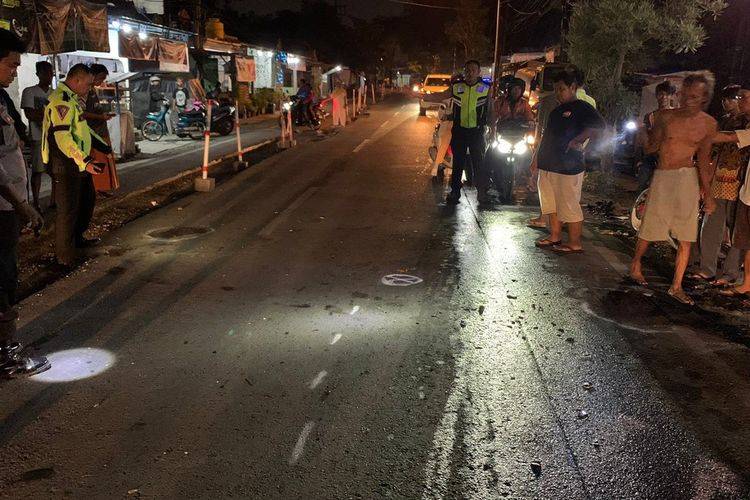 Kecelakaan Motor Pasutri di Jalan Raya KH Syafi'i Manyar Gresik, Suami Tewas