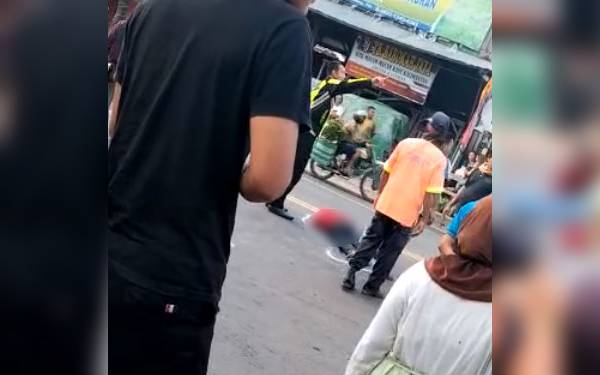 Kecelakaan Motor Supra vs Yamaha Mio di Depan Terminal Lasem Rembang, 1 Orang Tewas