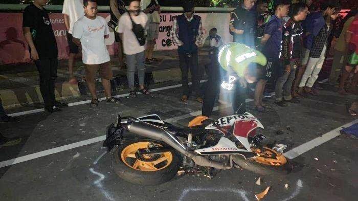 Kecelakaan Pemotor Honda CBR Tewas usai Tabrak Truk Jungkit di Palmerah Jakarta Barat