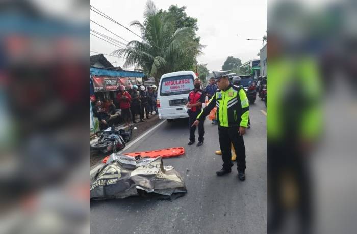 Kecelakaan Pemotor Honda Revo Tewas Terlindas Truk di Balongbendo Sidoarjo