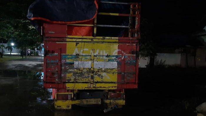 Kecelakaan Pemotor Mio Tabrak Truk Parkir di Bancar Tuban, 2 Orang Tewas