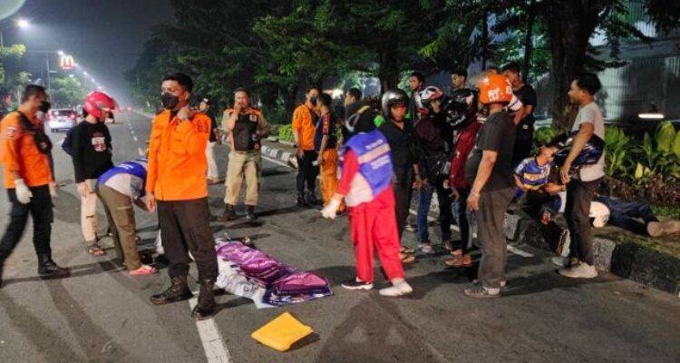 Kecelakaan Pemotor Suzuki Satria Diduga Ikut Balap Liar di Surabaya Tewas Tabrak Pembatas Jalan