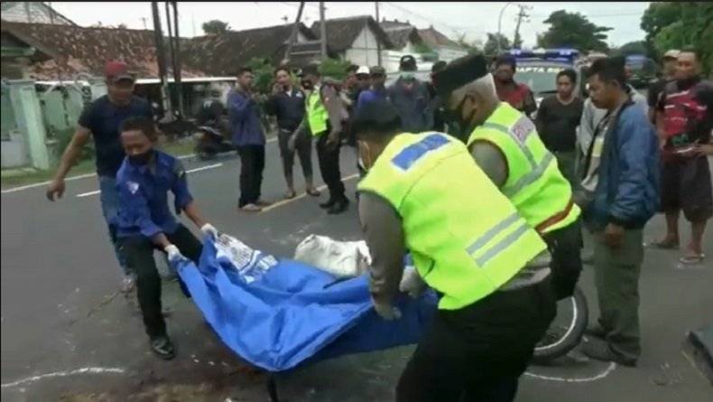 Kecelakaan Petani Tewas Terjatuh Lalu Terlindas Truk di Tuban