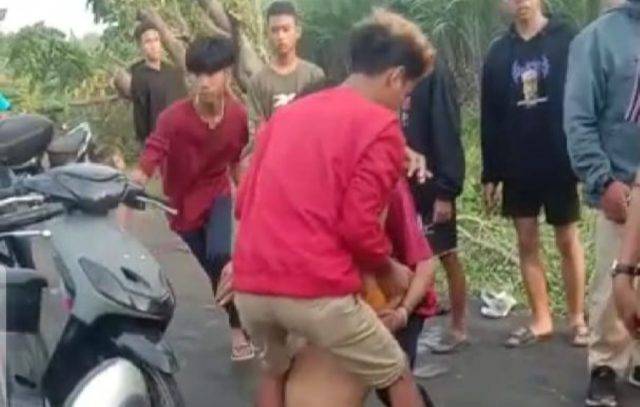 Kecelakaan Seorang Pelajar Tewas usai Tertabrak Motor saat Nonton Balap Liar di Situbondo