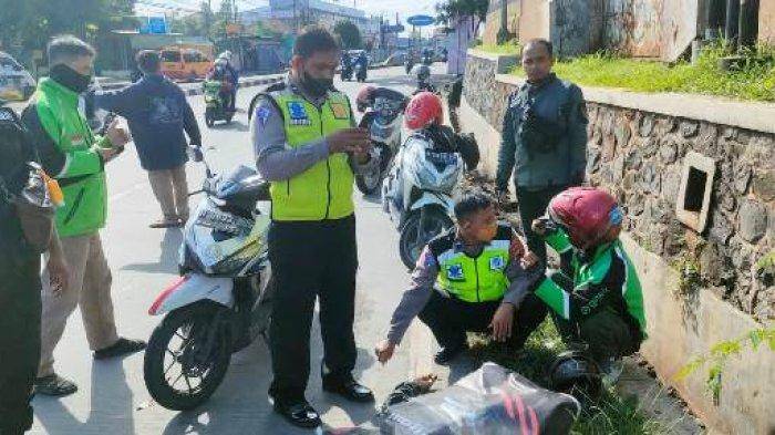 Kecelakaan di Banyumanik Semarang, Pemotor Tewas Tabrak Bagian Belakang Truk