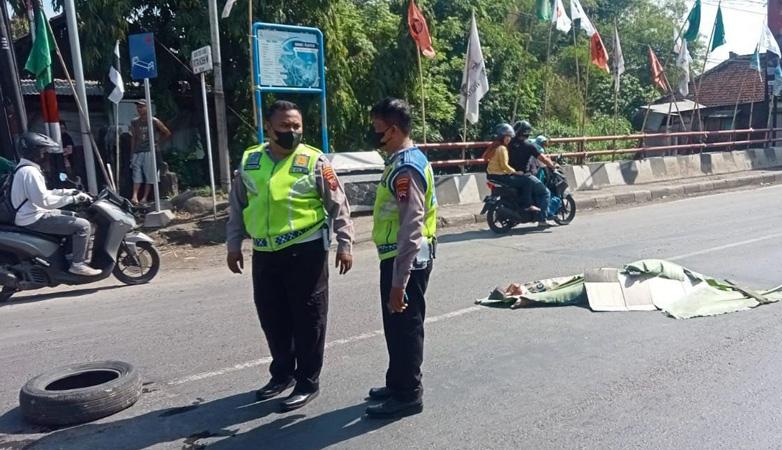 Kecelakaan di Semarang, Pengendara Motor Tewas Terlindas Truk