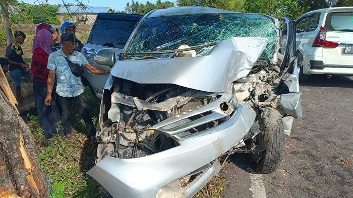 Mobil Avanza Tabrak Pohon di Takalar, 2 Orang Tewas