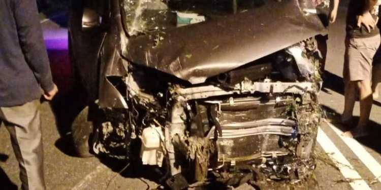 Oleng ke Kiri, Mobil Suzuki Ertiga Masuk Parit hingga Ringsek di Kulon Progo