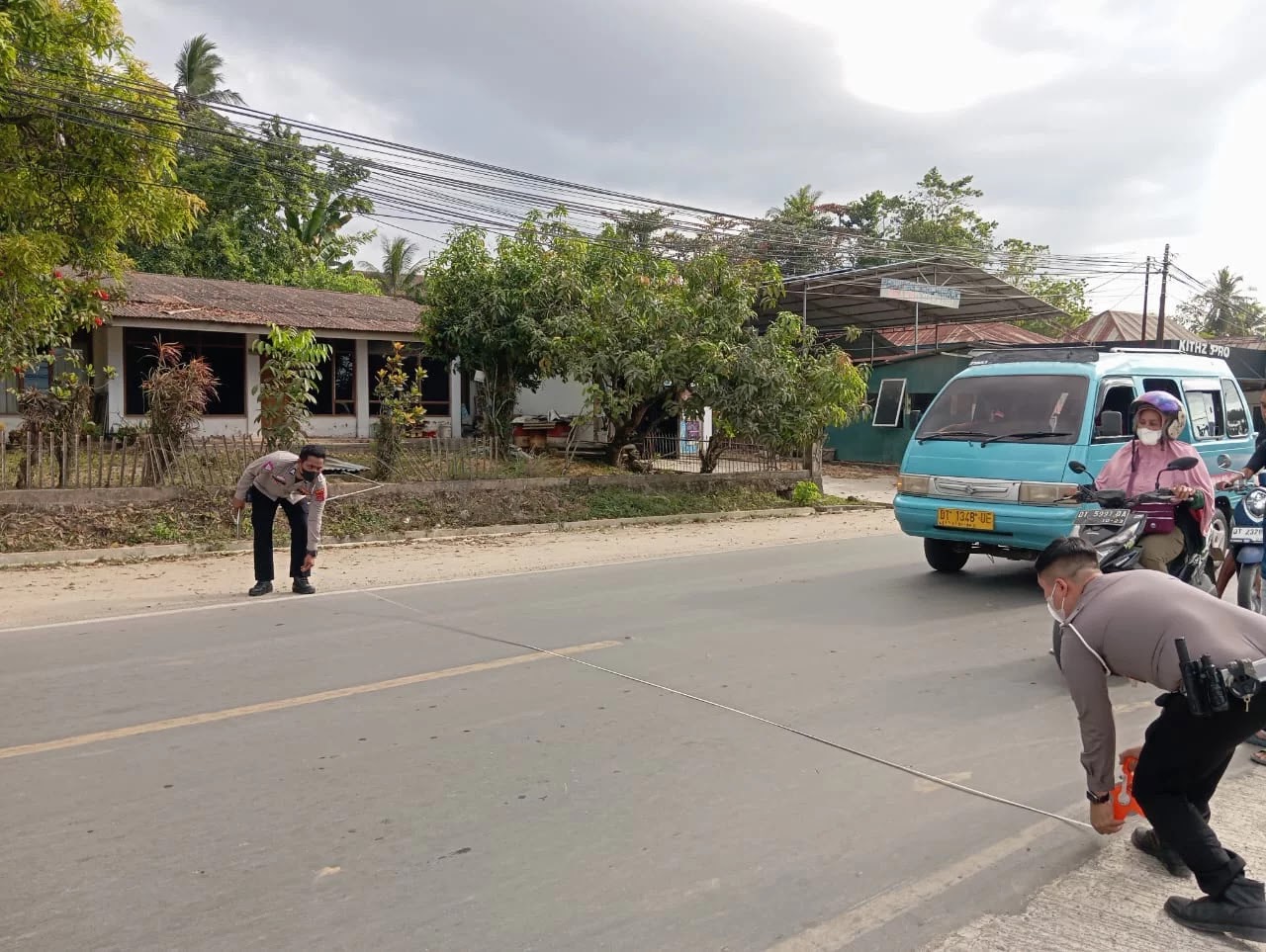 Pemotor Meninggal Dunia Usai Terlibat Kecelakaan dengan Minibus di Puuwatu