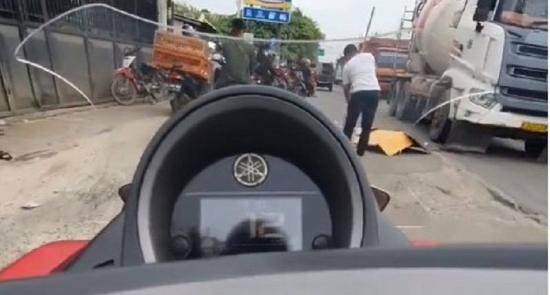 Pemotor Sekeluarga Dihantam Truk di Tangerang, Istri Tewas, Anak-Suami Selamat