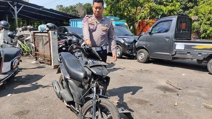 Pengendara Motor Wanita Tewas usai Tabrak Truk Gandeng Parkir di Ceper Klaten