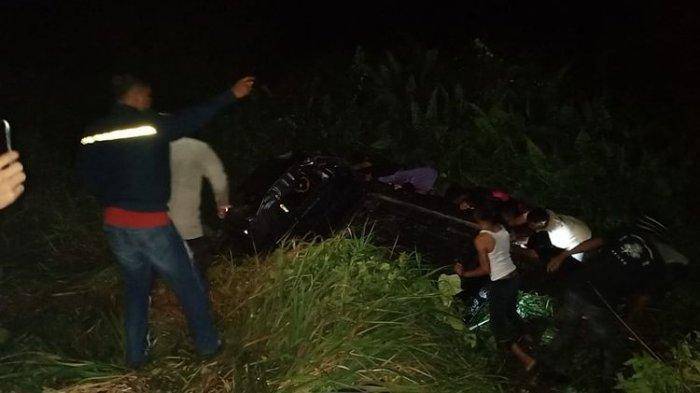 Kecelakaan di Nunukan, Pikap Grand Max Bawa 7 Orang Tabrak Motor Lalu Hilang Kendali dan Terperosok, 2 Tewas Lainnya Luka Serius