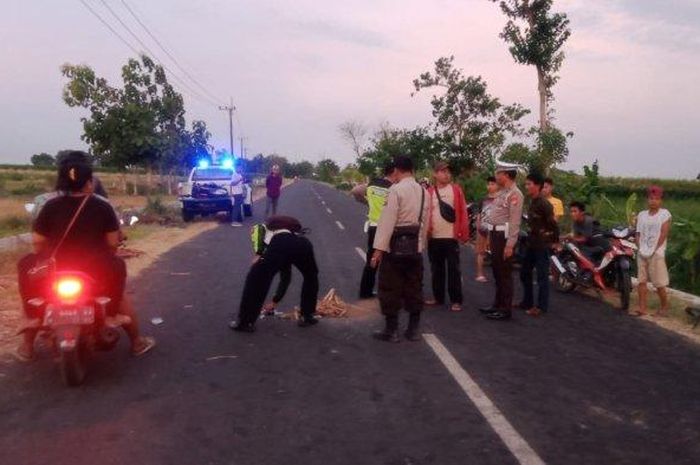 Rangka Honda Vario Terbelah Dua Ditabrak Honda CBR di Situbondo, 2 Remaja Tewas