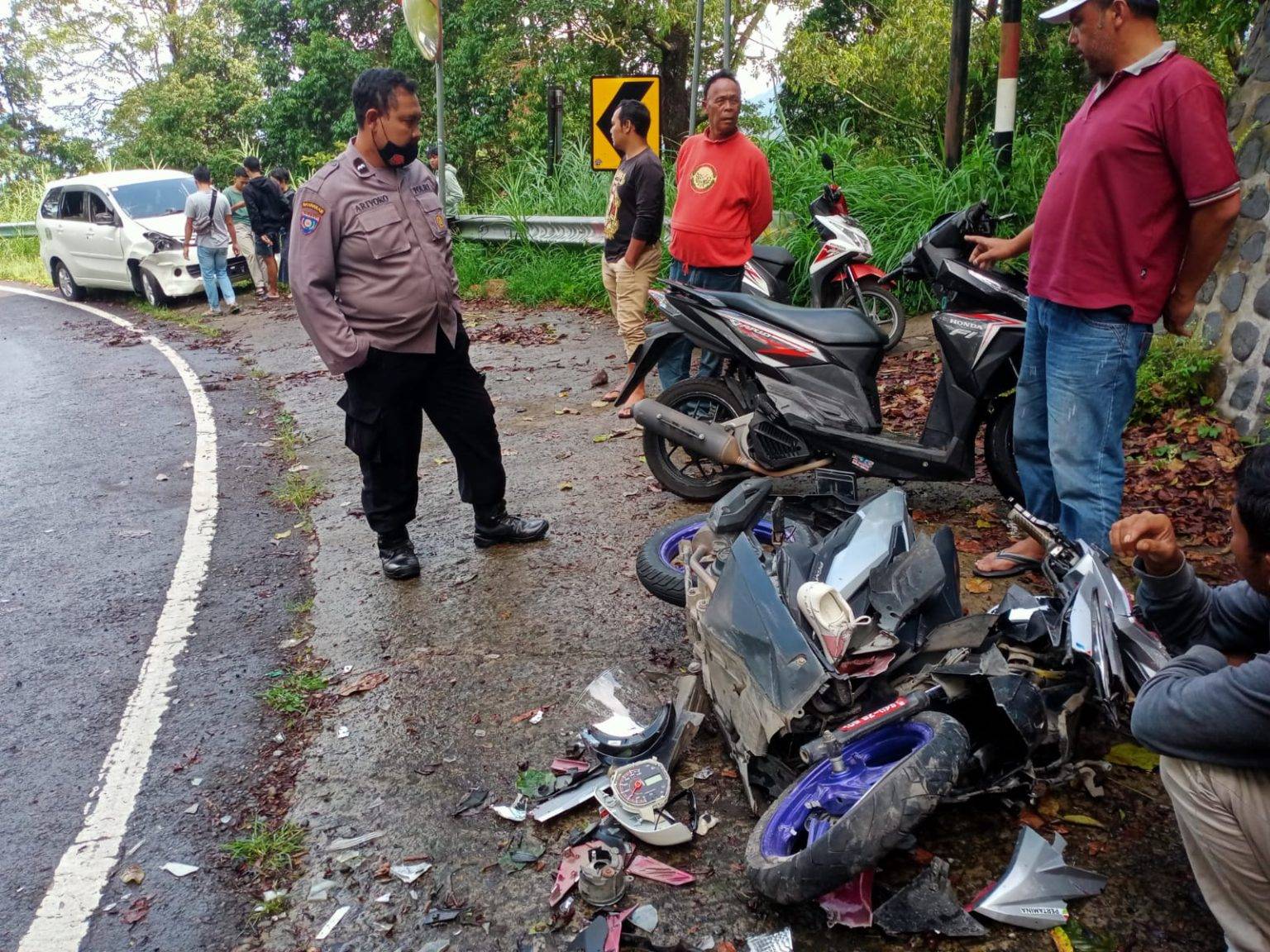 Kecelakaan di Jalan Tembus Sarangan Magetan, Mobil Xenia Tabrak Honda Beat, 2 Pelajar Luka Berat