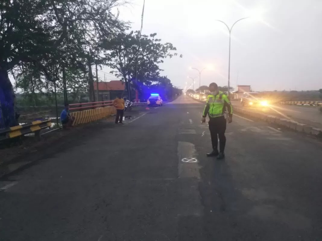 Senggol Dump Truk, Gadis Asal Gresik Ini Tewas Kecelakaan