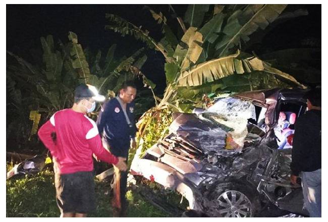 Suzuki APV Jatuh ke Parit hingga Ringsek di Bypass Ida Bagus Mantra Klungkung, 1 Penumpang Tewas