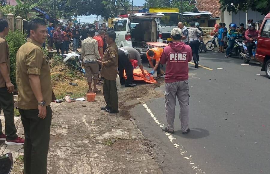 Tabrakan Adu Banteng di Ciamis, Motor dengan Mobil Box, 1 Korban Tewas