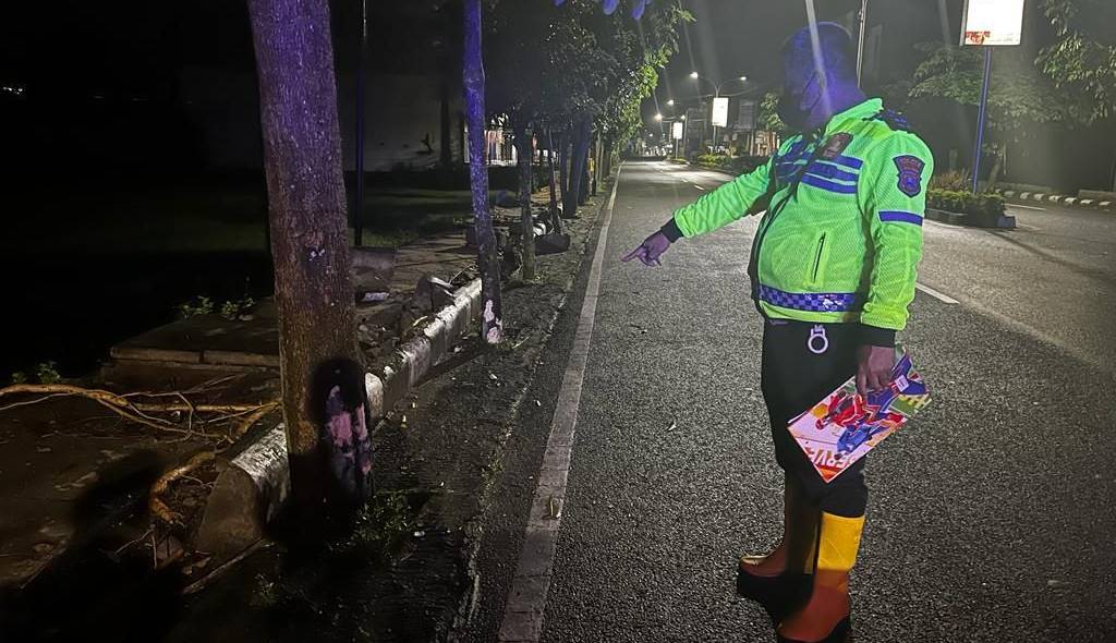 Tabrakan Motor dari Satu Arah di Trenggalek, Salah Satu Pemotor Tewas