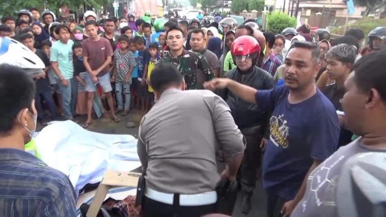 Tabrakan Sepeda Motor, Mahasiswa di Medan Tewas Terlindas Truk