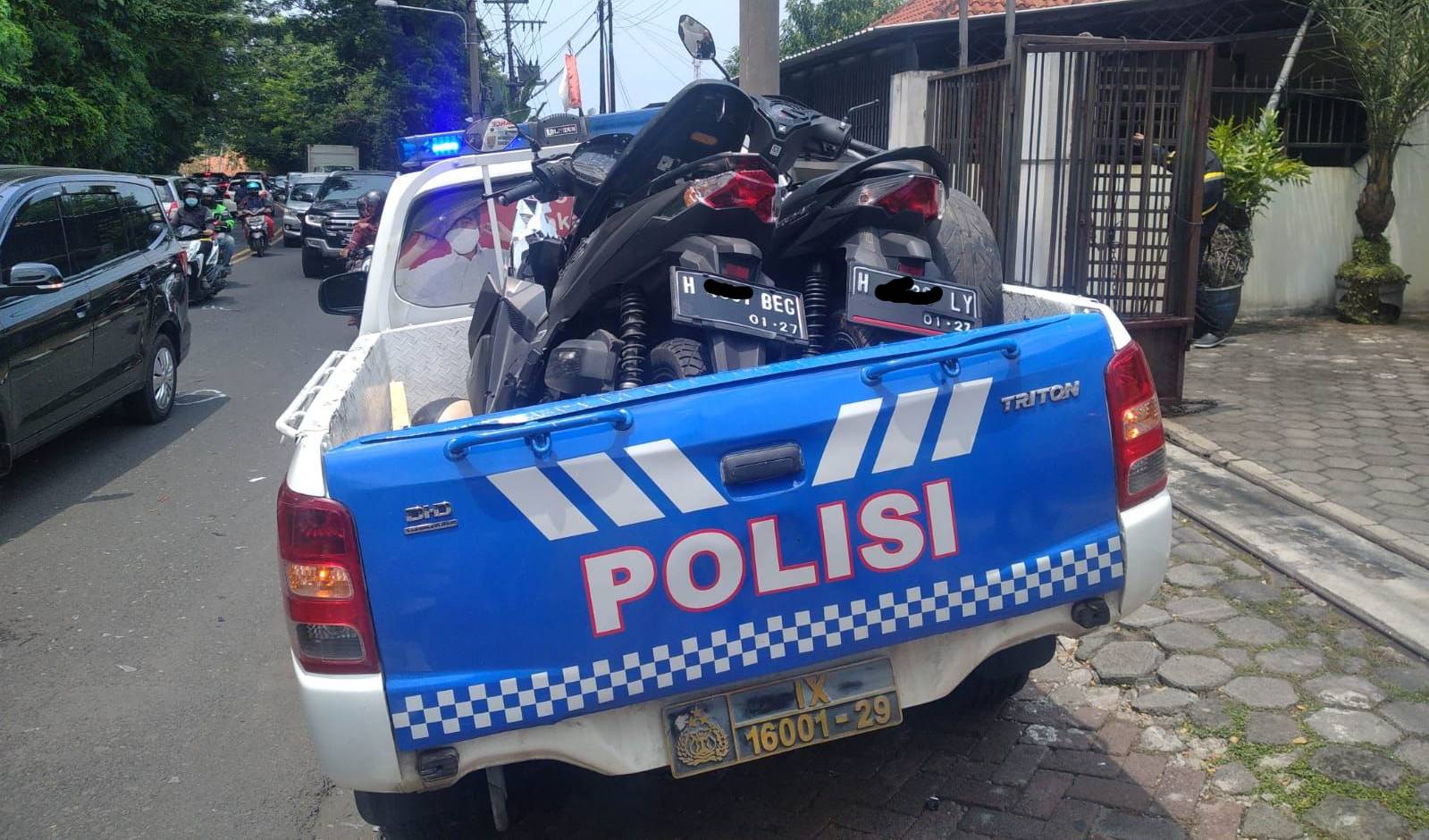 Tabrakan di Jalan S Parman Semarang Motor vs Motor, 2 Korban Terkapar Banyak Darah