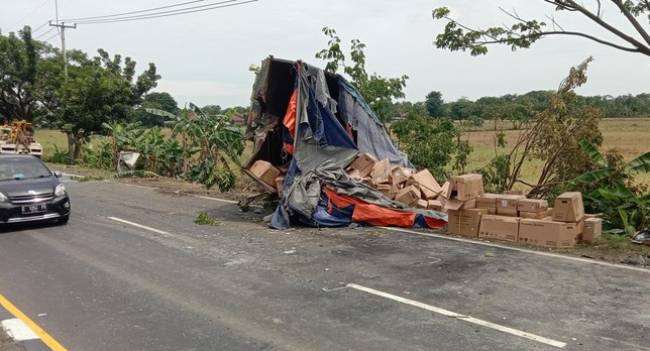 Tiga Truk Alami Kecelakaan di Jalur Pantura Indramayu, Satu Orang Tewas