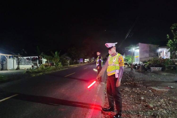 Truk Bak Tabrak Pemotor hingga Tewas di Kalibaru Banyuwangi Lalu Kabur