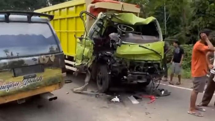 Truk Bawa 20 Siswa SMK Negeri 3 Kota Jambi Alami Kecelakaan di Batanghari, 2 Orang Tewas 