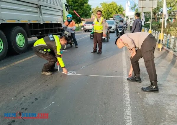 Truk Box di Semampir Probolinggo Hantam Pemotor hingga Tewas