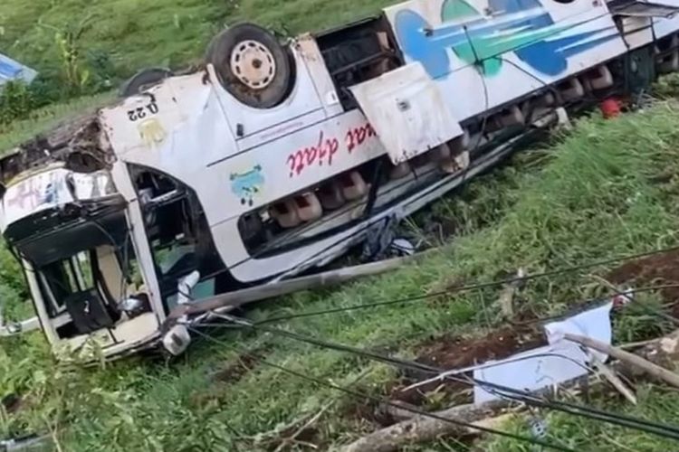 Bus Masuk Jurang Sedalam 20 Meter di Jalur Puncak Ciloto, Begini Kondisi Korban