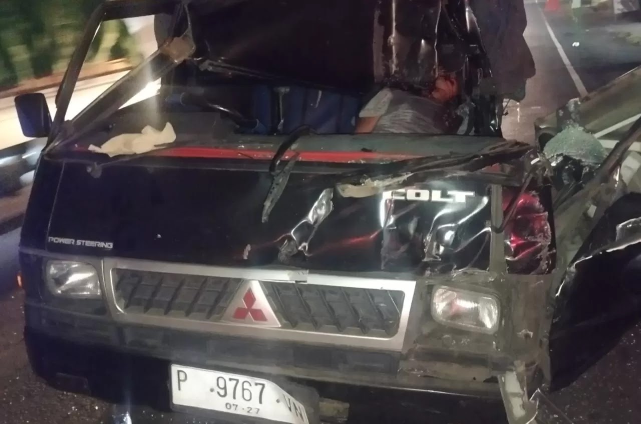 Tragis! Hantam Truk Parkir di Jalur Tengkorak, Kernet Mobil Pikap Tewas Kepala Pecah, Sopir Selamat