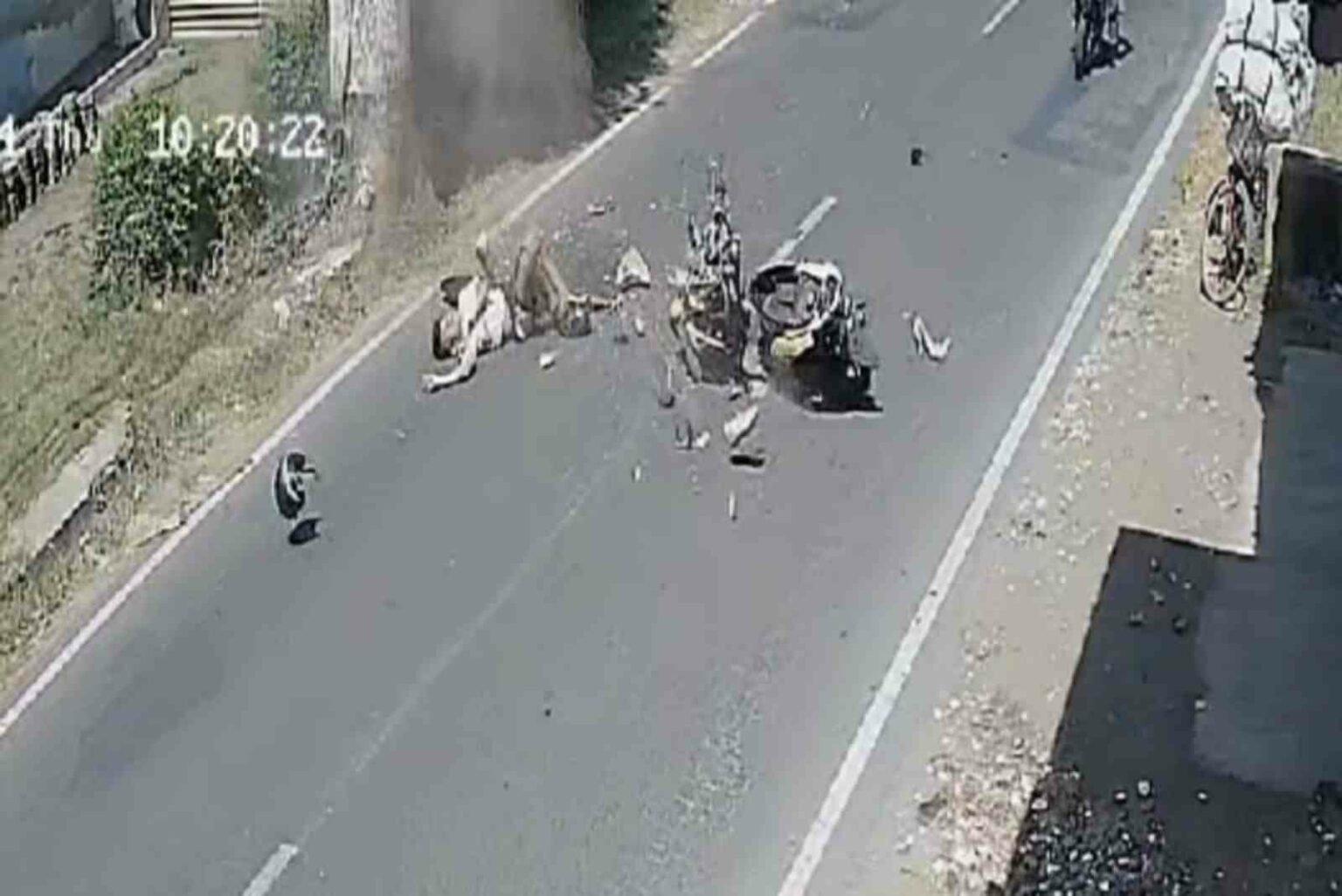 Diduga Ngantuk Waktu Naik Motor, Pelajar Tewas Usai Menabrak Pohon